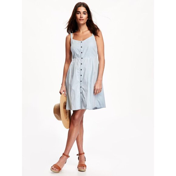 Old Navy Dresses & Skirts - Old Navy Light Blue Chambray Button Front Smocked Sleeveless Sun Dress L Tall